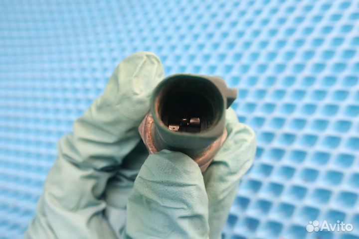 Датчик давления масла 03C919081 Volkswagen Jetta 6