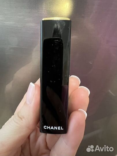 Помада chanel rouge allure velvet 65