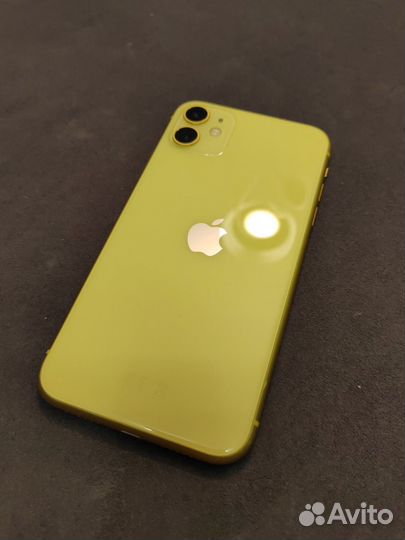 Телефон iPhone 11