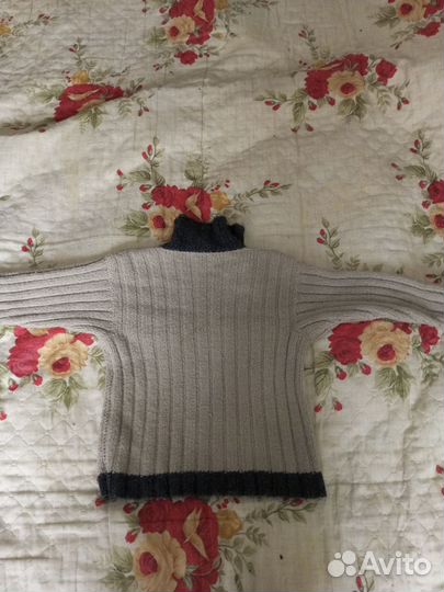 Вязаный свитер