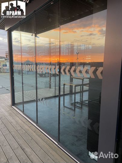 Безрамное раздвижное остекление для ресторана/кафе