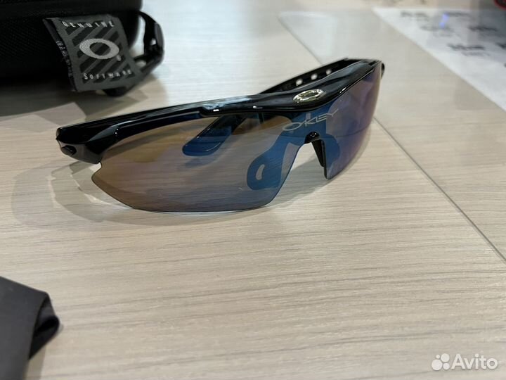 Спортивные очки oakley