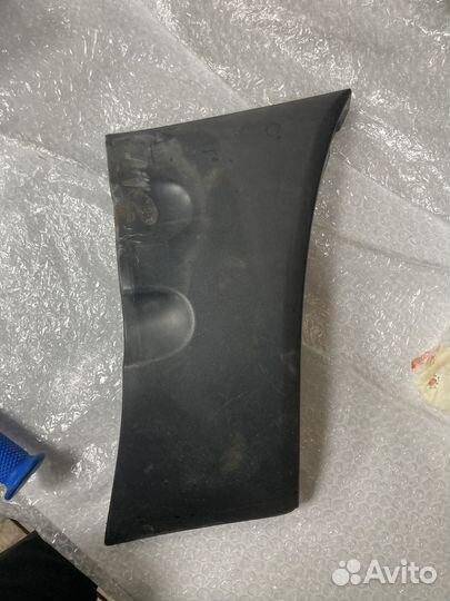 Молдинг переднего правого крыла RAV-4 97