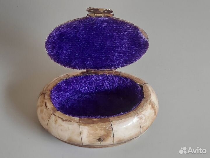 Шкатулка из кости