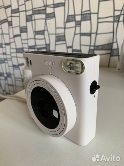 Фотоаппарат моментальной печати Instax Square SQ1