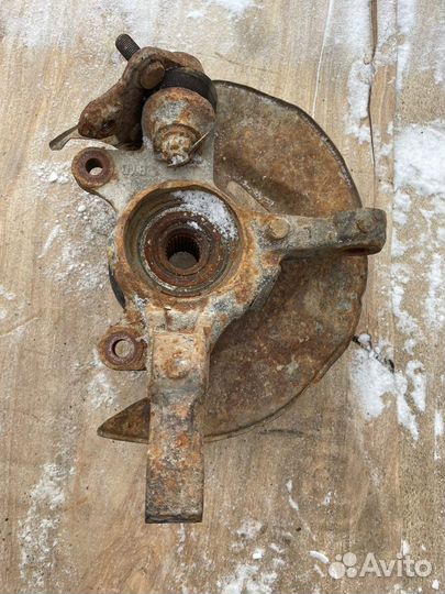 Byd f3 поворотный кулак левый правый