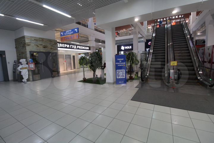 2 этаж Торговая площадь 36м2/74м2/216м2 Лифт