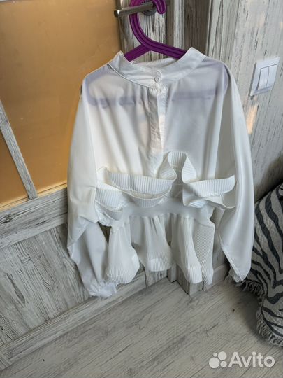 Блузка с баской