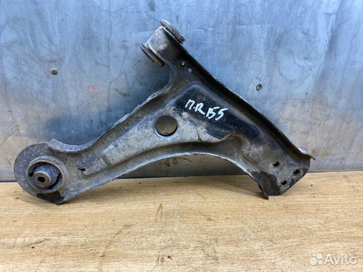 Рычаг подвески передний правый Chevrolet Lacetti