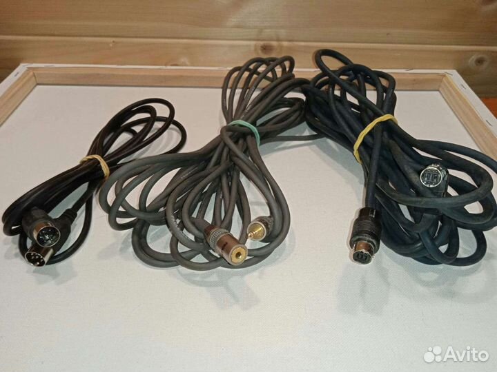 Видео-аудио кабель. Много