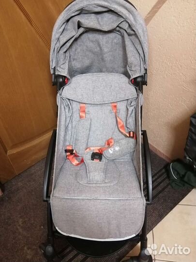 Прогулочная коляска yoya