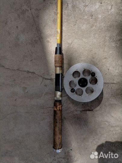 Спиннинг немецкий (ГДР) времён СССР с катушкой