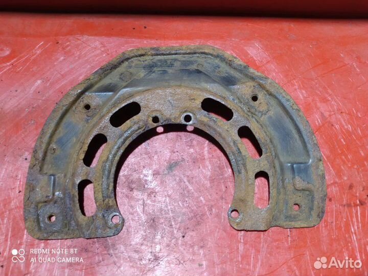 Пыльник тормозного диска передний Opel Vectra B