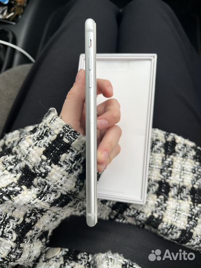 iPhone 8 Plus, 64 ГБ