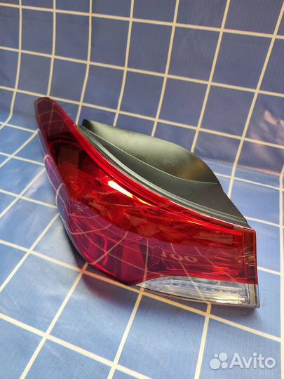 Фонарь задний левый Hyundai Elantra 5