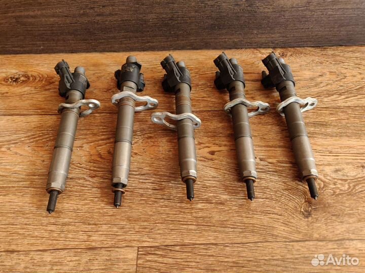 Форсунка топливная Вольво 2.4