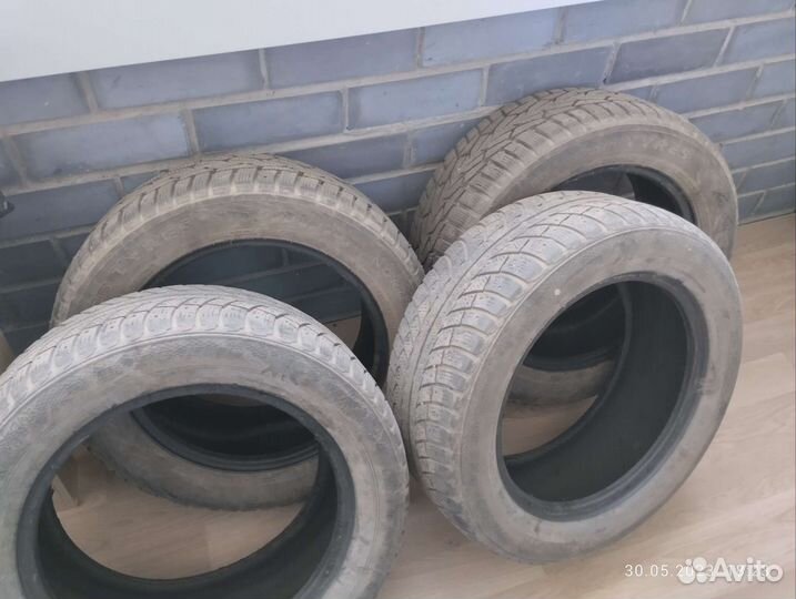 Gislaved Nord Frost 5 215/55 R16