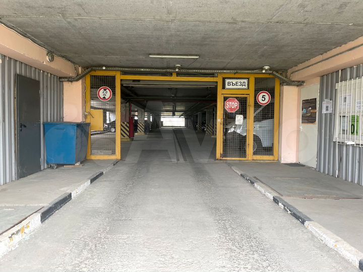 Машиноместо, 18 м²