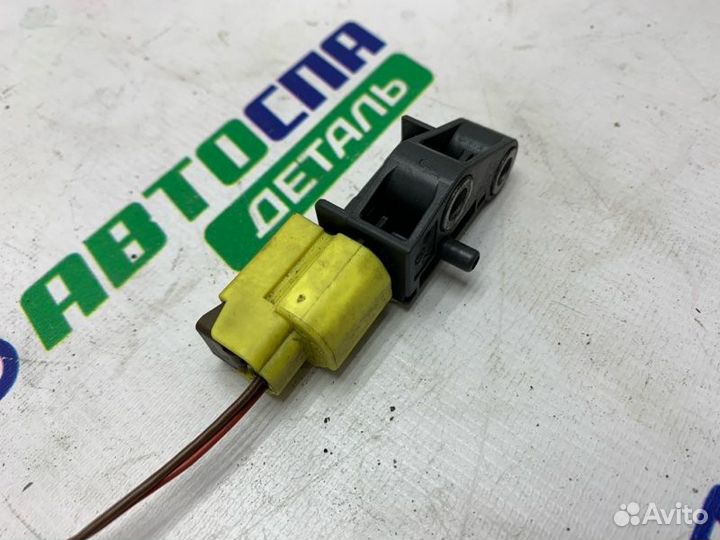 Датчик удара Airbag передний Audi A6 C6 2010