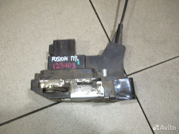 Замок двери передней левой Ford Fusion