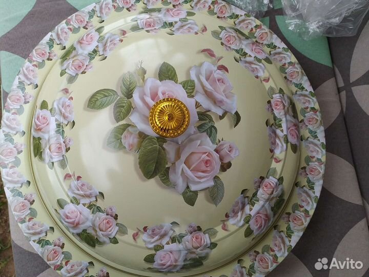 Блюдо с крышкой