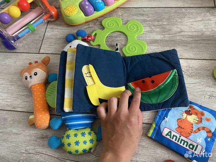 Игрушки для малыша пакетом
