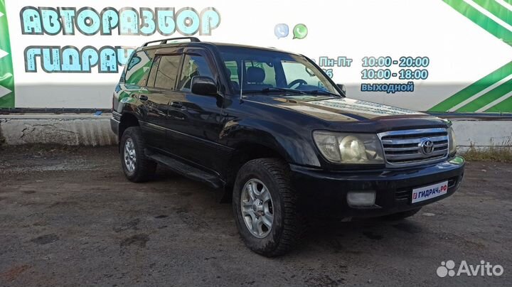 Кожух рулевой колонки нижний Toyota Land Cruiser 1