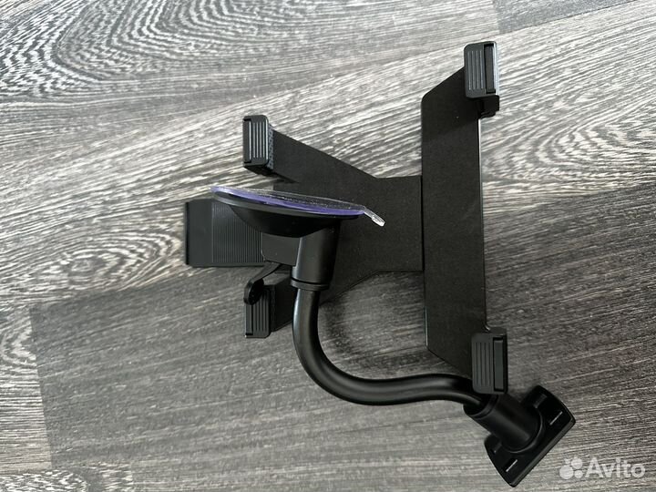 Держатель для планшета в машину