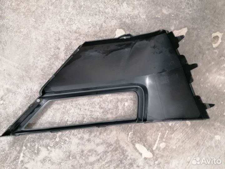 Рамка птфары левой VAG 5NA 853 211 B 9B9 Tiguan 2