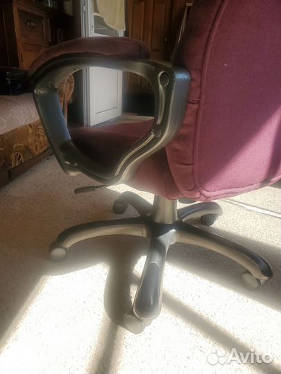 Компьютерное кресло