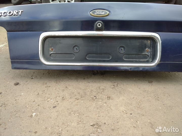 Крышка багажника Ford Escort 1995-2000