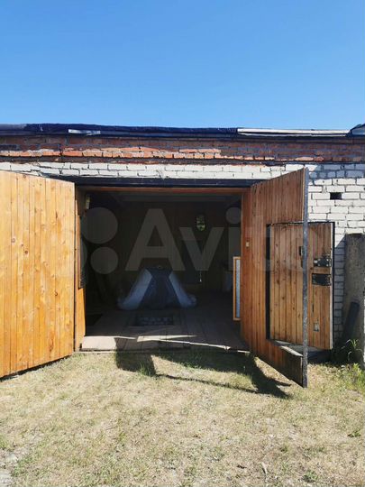 Гараж, > 30 м²