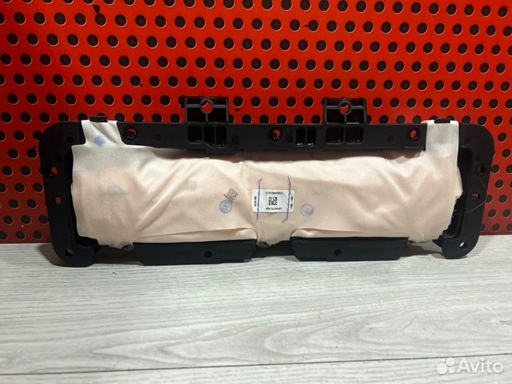 Подушка безопасности в колени Mercedes-Benz Gle