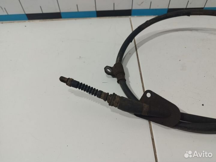 Трос стояночного тормоза левый IX35/tucson (2010)