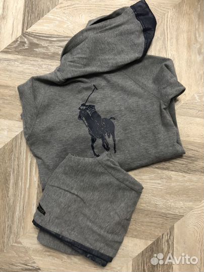 Спортивный костюм