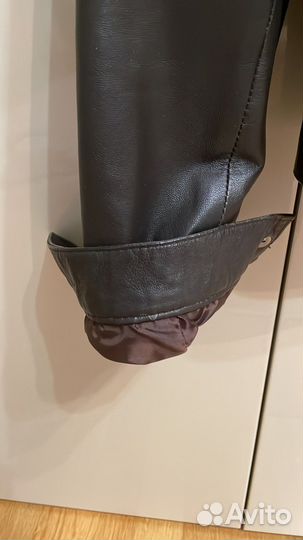 Кожаная куртка 38