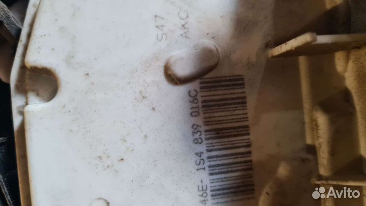 Замок двери задний правый skoda fabia 2