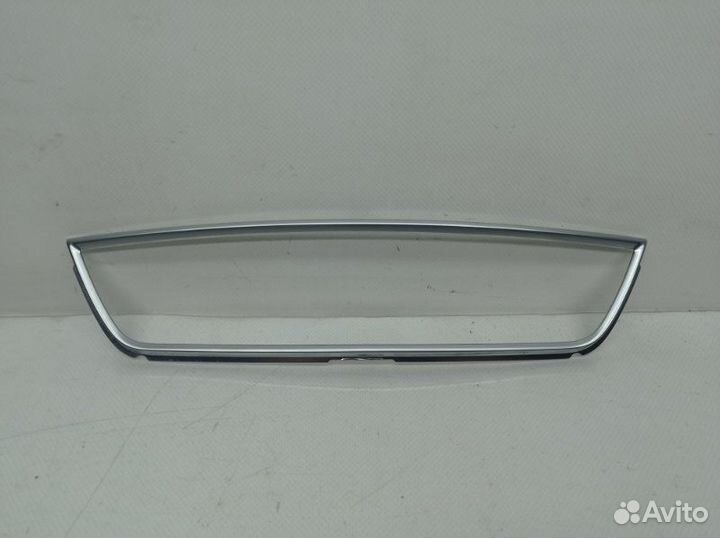 Накладка декоративная Mercedes-Benz C W204 1.8