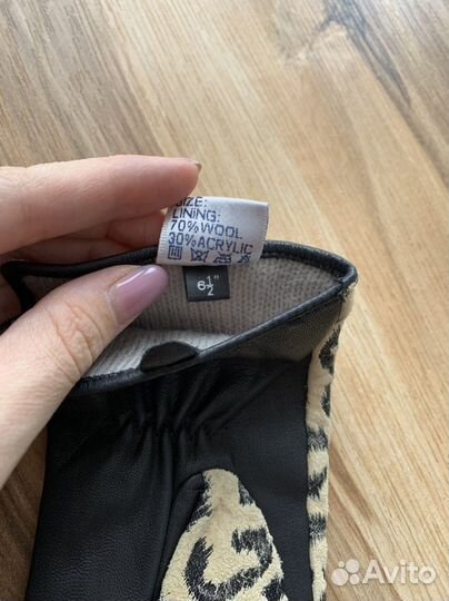 Перчатки кожаные Givenchy