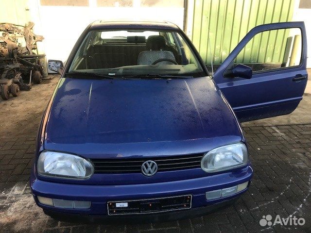 Разбор на запчасти Volkswagen Golf 3