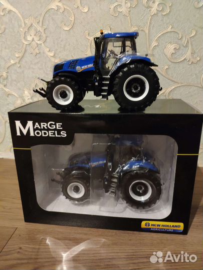 Модель 1:32 Трактор New Holland T8.435