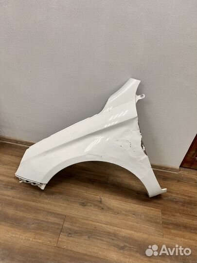 Крыло на LADA vesta
