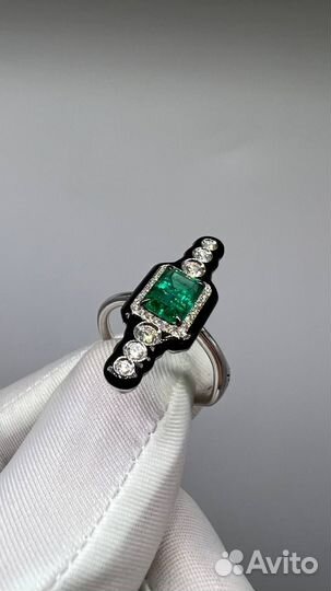 Золотое кольцо c изумрудом 2,8ct