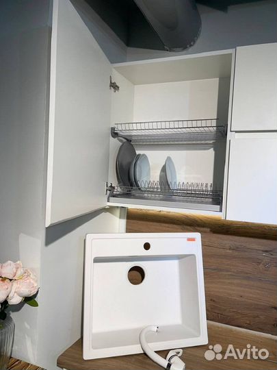 Кухня белая 2 метра со столешницей