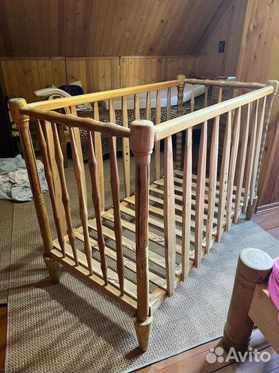 Детская кроватка из массива дуба и яблони
