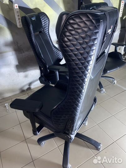 Игровое кресло thunderx3