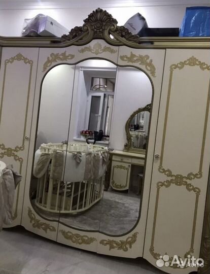 Спальный гарнитур