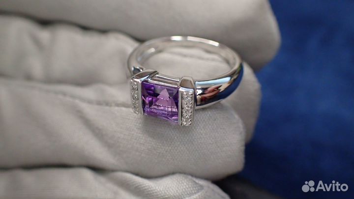 Золотое кольцо с аметистом и бриллиантами