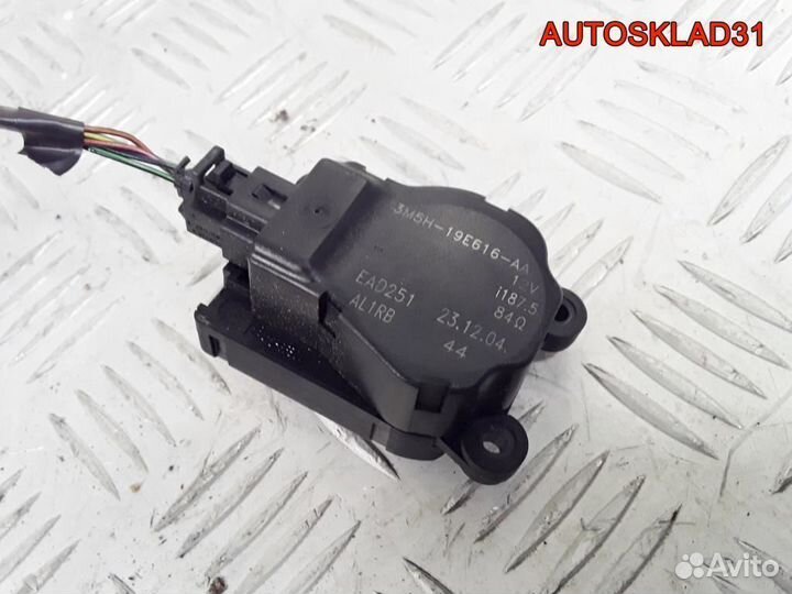 Моторчик заслонки отопителя Ford Focus 2