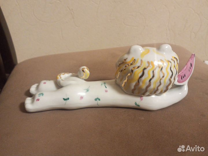 Фарфоровые статуэтки СССР. Львёнок с арбузом